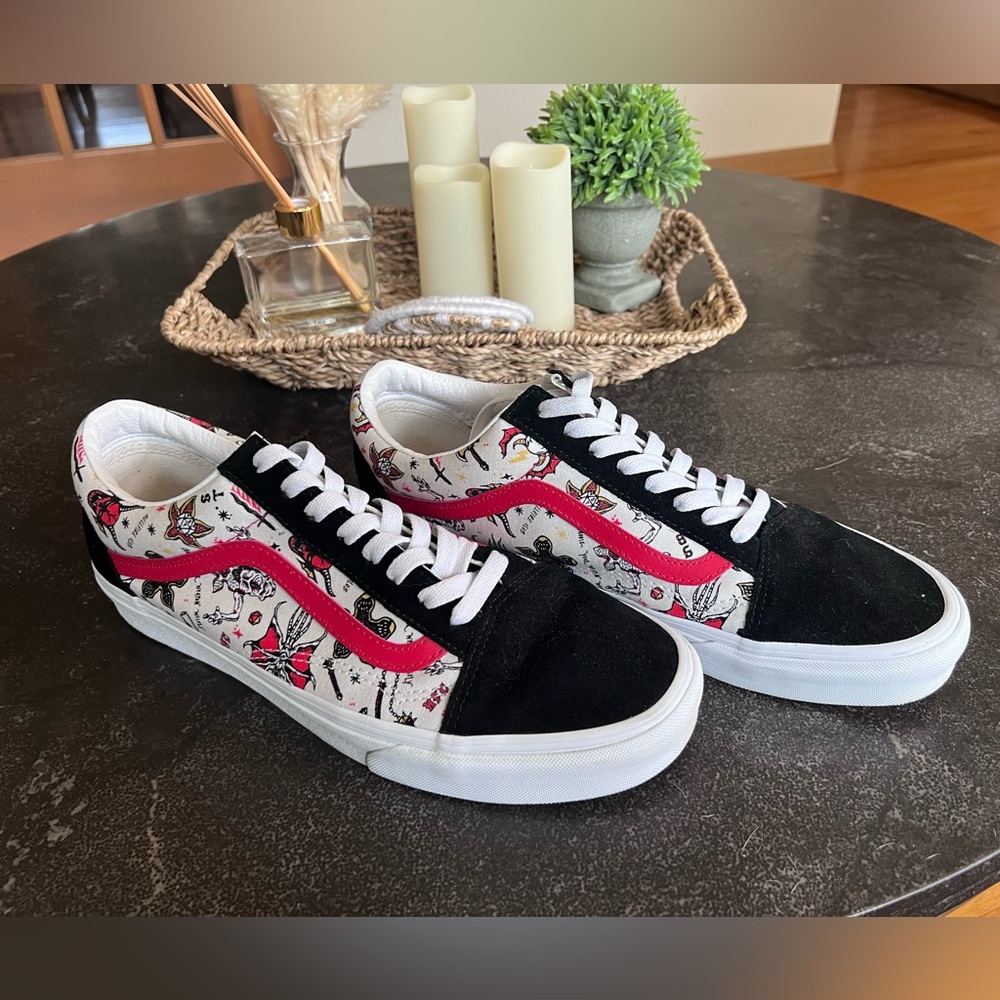 “Stranger Things” Vans.